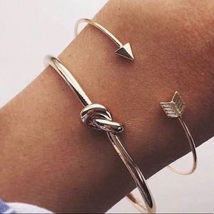 ✨NEW✨ Gold arrow Knot 2pc Bracelet